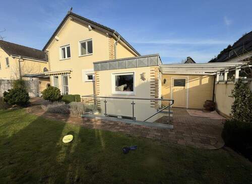 Ansicht aus dem Garten - 5 Zimmer Einfamilienhaus in Fröndenberg