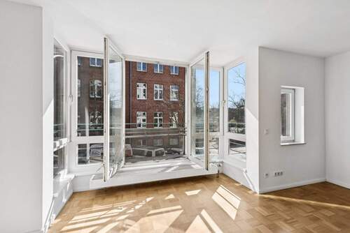 Zimmer 1 - 2 Zimmer Etagenwohnung in Berlin