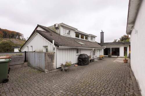 haus-001.jpg - 9 Zimmer Mehrfamilienhaus, Wohnhaus in Lüdenscheid