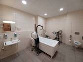 Bad mit mobiler Badewanne.jpg - 