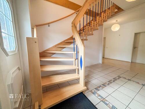 Treppe ins Dachgeschoss - 