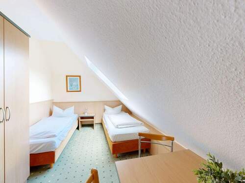 Zimmer 2 im 2. Dachgeschoss - 