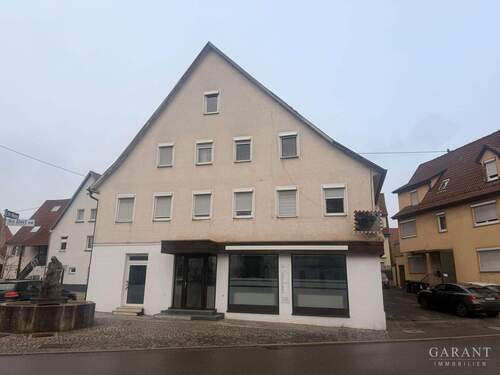 Hausansicht - Sanierungsbedürftiges Mehrfamilienhaus mit Potenzial - Ihre Investitions-Chance in Reutlingen!