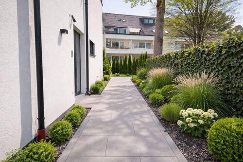 Bepflasterung Hauseingang - 