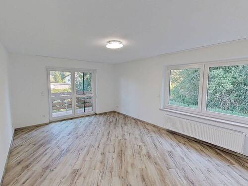 Ansicht I: Wohnzimmer - Moderne 3-Zimmer-Wohnung mit großem BALKON und EBK im staatlich anerkannten Naturerholungsort Lechbruck am See