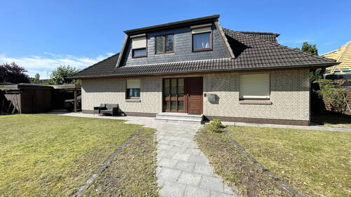 Zugang zum Haus - Einfamilienhaus mit 201,00 m² in Kaltenkirchen zum Kaufen