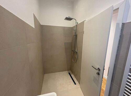 Badezimmer Ansicht 2 - 