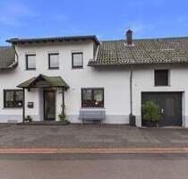 METTLACH-NOHN: WOHNHAUS MIT 2 WOHNUNGEN GARAGE GARTEN IN RUHIGER WOHNLAGE! - Mettlach / Nohn