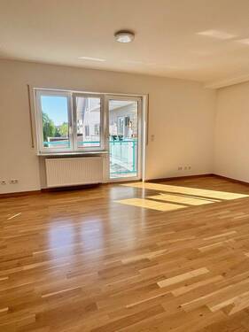 Wohnzimmer - 2 Zimmer Etagenwohnung zur Miete in Heidelberg