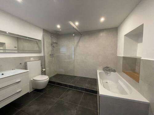 Bad Haus C - 