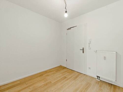 Ansicht II: Flur/Eingangsbereich - 3 Zimmer Etagenwohnung zur Miete in Dresden