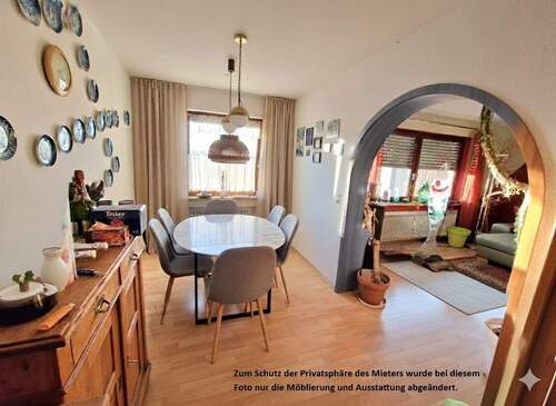 Essen mit Blick zum Wohnraum - 