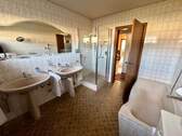 Badezimmer EG - 6 Zimmer Mehrfamilienhaus, Wohnhaus in Stolberg