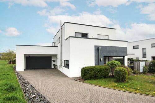 Außenansicht - Stilvoll wohnen am Feldrand - modernes Architektenhaus in Staudt mit guter Verkehrsanbindung