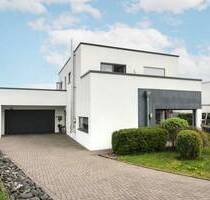 Stilvoll wohnen am Feldrand - modernes Architektenhaus in Staudt mit guter Verkehrsanbindung