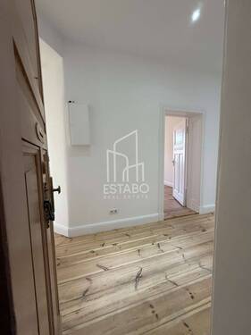 Beispiel Eingangsbereich - Vermietet- Klassischer Berliner Altbau - 95 m² mit HWR, Balkon & 3 Zimmern im modernisierten Objekt