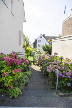 Zugang Firma/ Einliegerwohnung - 