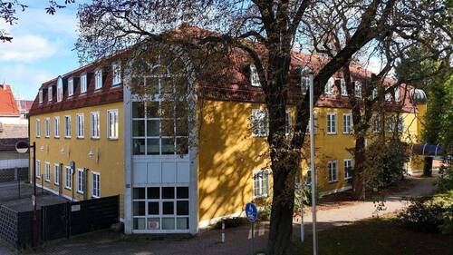 Bild 1 - Direkt vom Eigentümer - Wohn- und Appartementhaus mit 64 Einheiten zu verkaufen