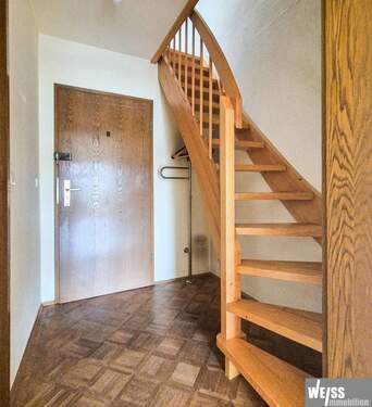 Treppe zur Nutzfläche - 