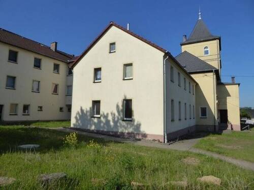 Außenansicht (3) - Mehrfamilienhaus, Wohnhaus in Kamsdorf