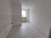 Einblick Küche - Etagenwohnung mit 49,30 m&sup2; in Stralsund zur Miete