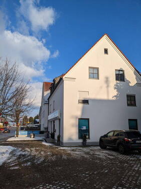 Außenansicht Parkplatzsicht - Büro zur Miete in Fischach