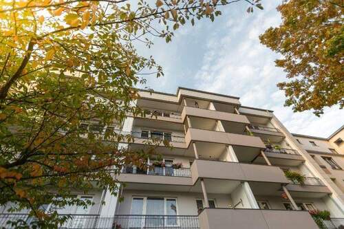 Hausansicht hinten - 3 Zimmer Etagenwohnung zur Miete in Bremerhaven