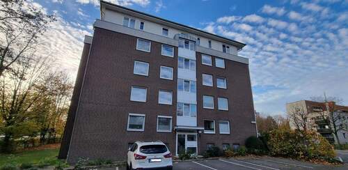 Blick auf das Objekt - PROVISIONSFREI für den Käufer! Vermietete 4-Zimmer-Eigentumswohnung mit Balkon und PKW-Stellplatz in Hamburg-Lohbrügge