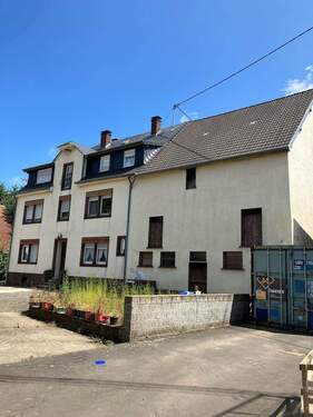 Front/Eingangsbereich - 6 Zimmer Einfamilienhaus zum Kaufen in Kyllburgweiler