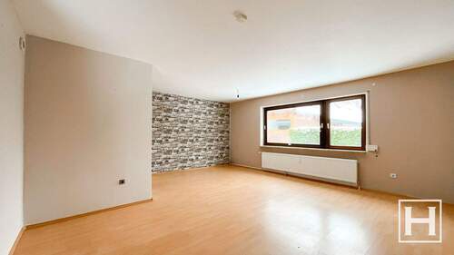 Wohneinheit eins Wohnzimmer - 6 Zimmer Mehrfamilienhaus, Wohnhaus in Wahlstedt