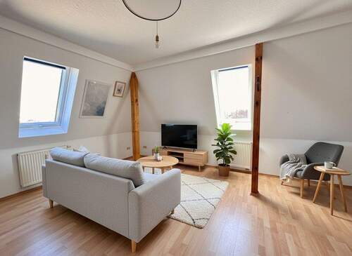 Wohnzimmer - 2 Zimmer Etagenwohnung in Dresden