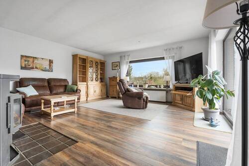 Wohnzimmer - 7 Zimmer Einfamilienhaus in Mechernich