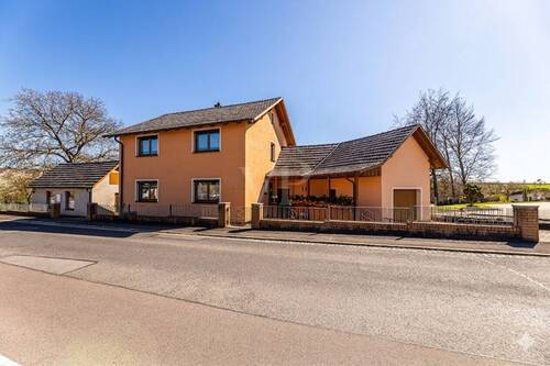 Vorderansicht - 7 Zimmer Einfamilienhaus zum Kaufen in Bad Rodach / Heldritt