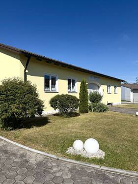 Lagerhalle - 1 Zimmer Einfamilienhaus zum Kaufen in Aham