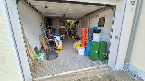 Garage - 7 Zimmer Einfamilienhaus in Aura an der Saale
