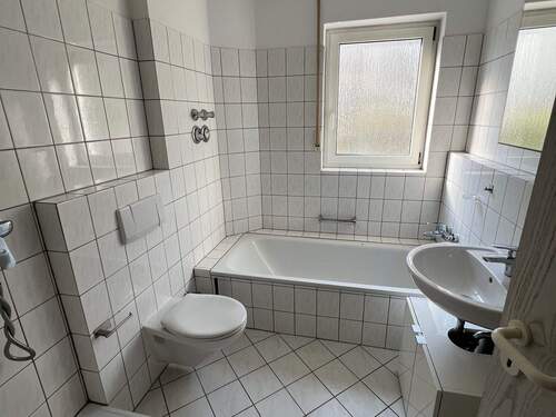 Bad - 2 Zimmer Etagenwohnung in Bad Homburg vor der Höhe