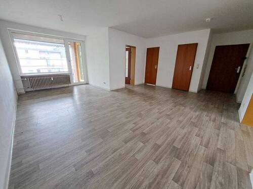 Wohnzimmer - 3 Zimmer Etagenwohnung zur Miete in Bremerhaven