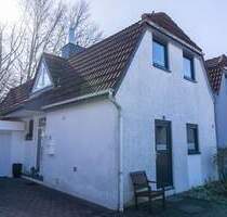 PURNHAGEN-IMMOBILIEN - Moderne und gepflegte Doppelhaushälfte mit Garage in ruhiger Lage von Aumund - Bremen / Aumund Aumund-Hammersbeck