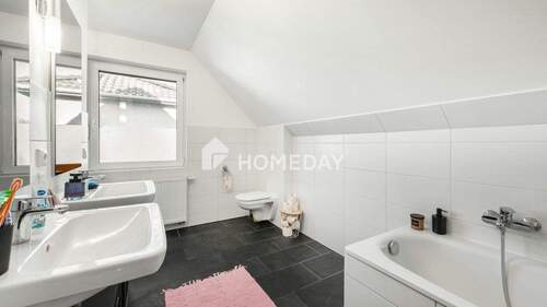 1. OG Badezimmer 1 - 