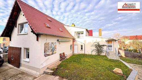 Gartenseite mit Anbau - 4 Zimmer Mehrfamilienhaus, Wohnhaus zum Kaufen in Zeitz