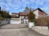 Wohnhaus mit Zufahrt... - 