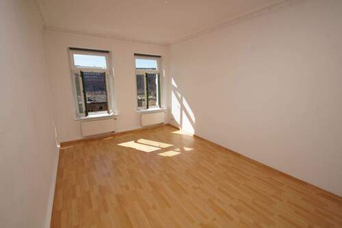 Wohnraum Referenz - Erdgeschosswohnung: 3-Zimmer mit Balkon - direkt am Lene-Voigt-Park