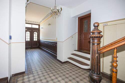 Treppenhaus EG - Etagenwohnung mit 82,70 m&sup2; in Leipzig zum Kaufen