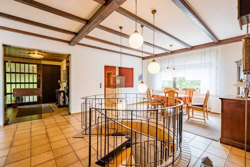 Essbereich mit Blick in Diele - 