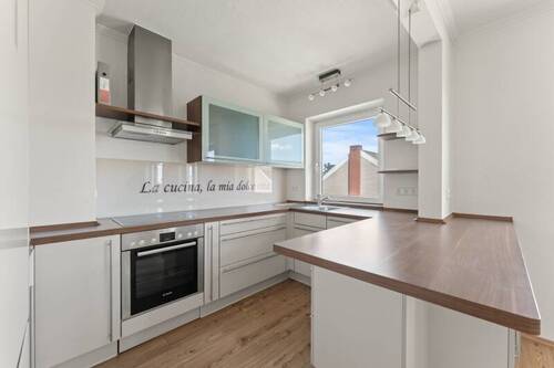 Moderne Küche - 2 Zimmer Etagenwohnung zum Kaufen in Preetz