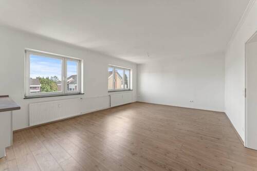 Sehr geräumiges Wohnzimmer - 2 Zimmer Etagenwohnung in Preetz