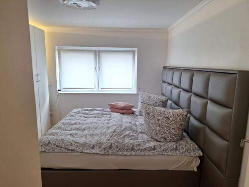 Schlafzimmer 1 - 3 Zimmer Etagenwohnung in Bergisch Gladbach