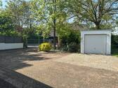 Einfahrt und 2. Garage - 