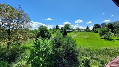 Ausblick - 8 Zimmer Einfamilienhaus in Stetten