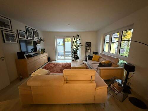 thumbnail_b8829739-e355-422c-9f69-4e22f0b663ca.jpg - 